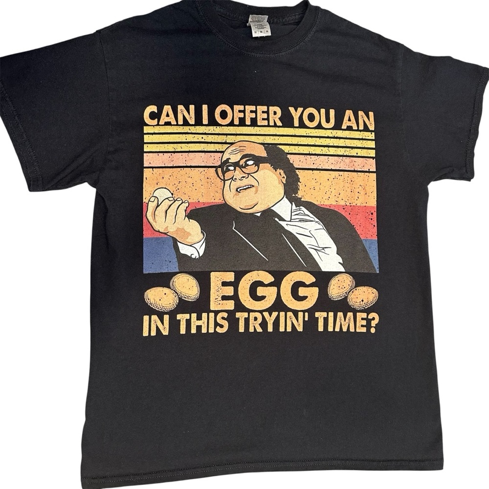 Frank Reynolds Can I Offer You an‎ Egg in This Trying Time" graphic tee MEDIUM